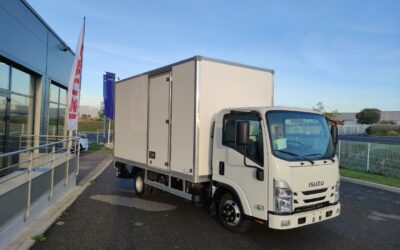 Isuzu M21 T Caisse 20m3 TROUILLET Hayon Rabattable DHOLLANDIA 750 kg Porte Latérale Auvent